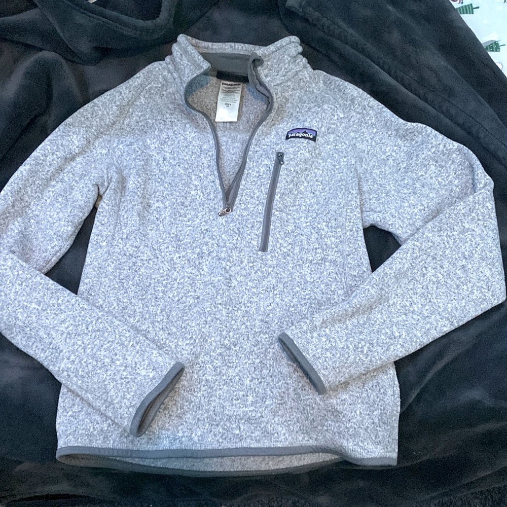 Patagonia quarter zip, worn once, like new condition, men’s extra small